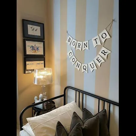 Design Close Beach Garden & Private Parking דירה *