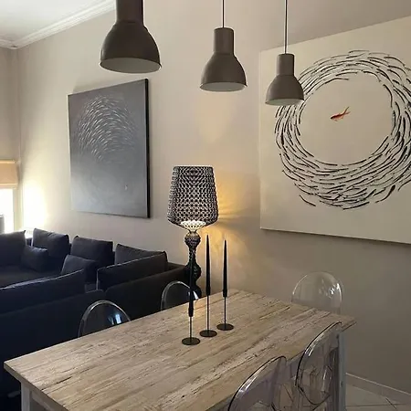 Design Close Beach Garden & Private Parking Apartmán