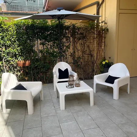 Design Close Beach Garden & Private Parking *