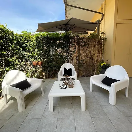 Design Close Beach Garden & Private Parking