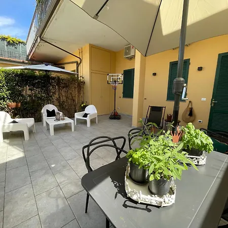 Design Close Beach Garden & Private Parking